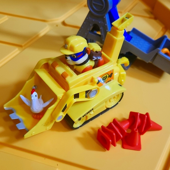 Paw Patrol RubbleTraining Center with 3 figures; Chichaletta & Mayor Humdinger - Picture 5 of 17